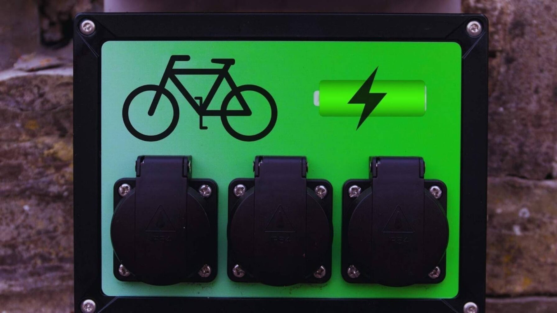 Errores que cometen los nuevos usuarios de bici eléctrica (y cómo evitarlos) - Urban Bikes